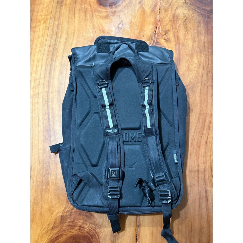 Chrome Industries Bravvo 2.0 Backpack - Picture 3 of 7